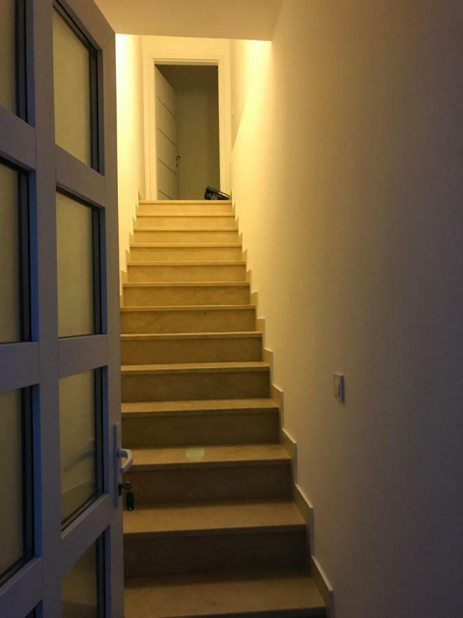 Apartment M&e *