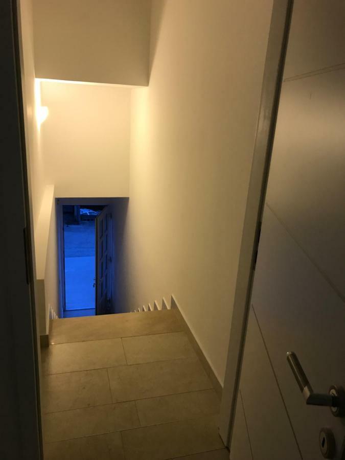 Apartment M&e *