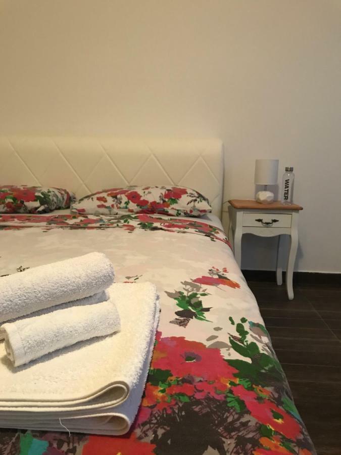 M&e Apartment